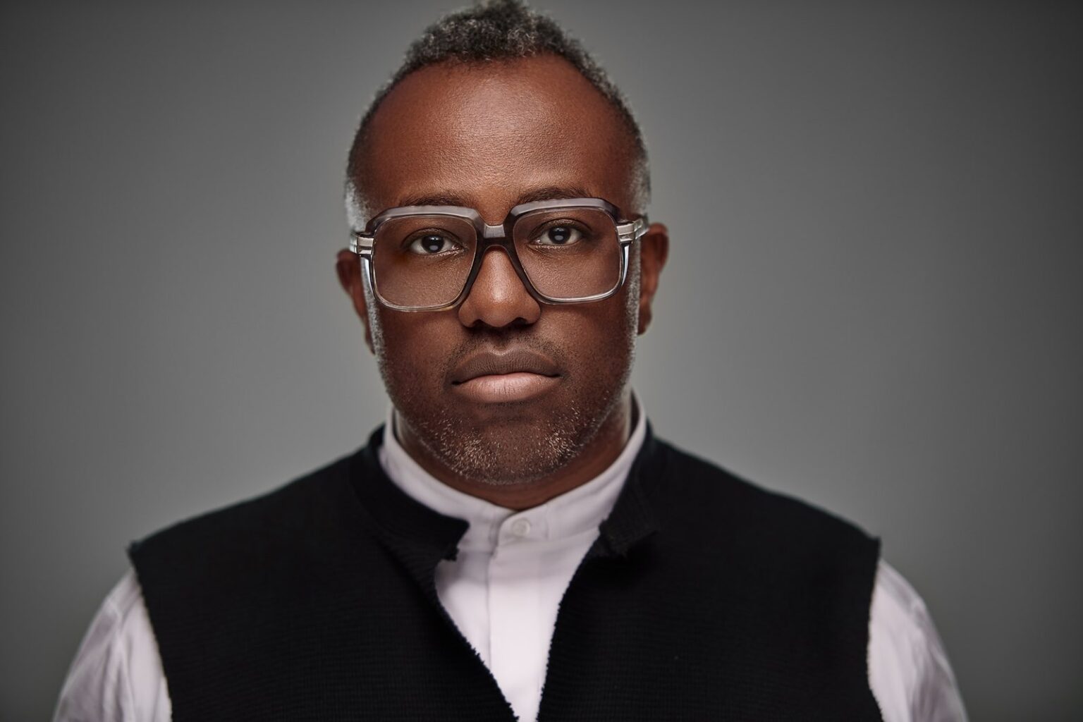 A portrait of Sheldon Scott